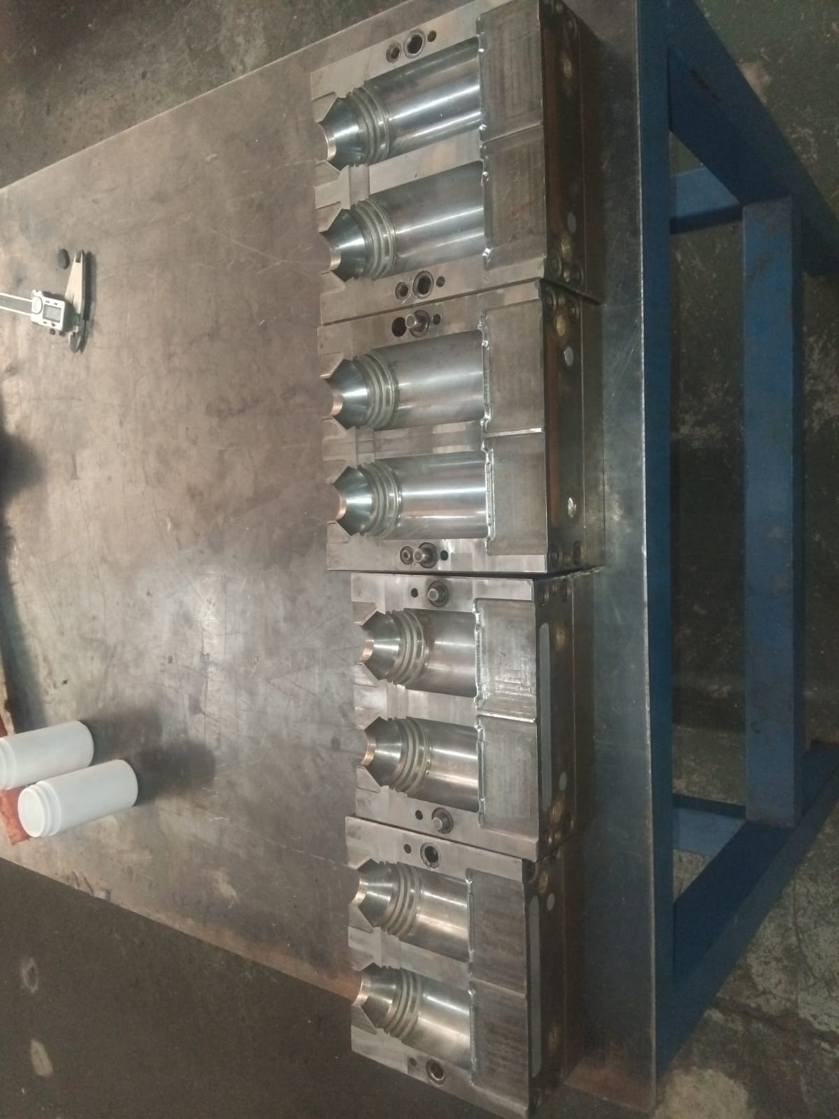 SIMPLE MOULD - GALLERY